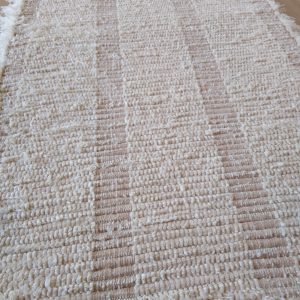 strapatý so svetlohnedými pruhmi nití – šírka 50cm