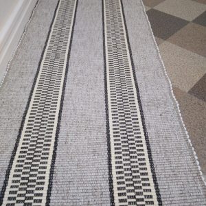 vzor nite  š. 60cm, svetlohnedý s tmavohnedými pruhmi ako na štóle