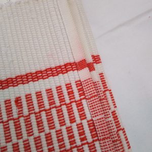 bielo-červené prestieranie 32 x 42 cm, vzor nite