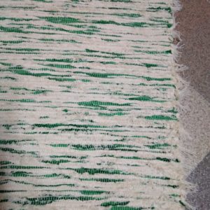 strapatý krémový -zelený melír š. 50 cm